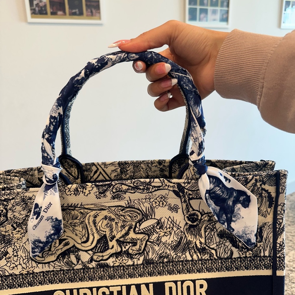 Navy Dior book  Tote !!💙 - Picture 2 of 10